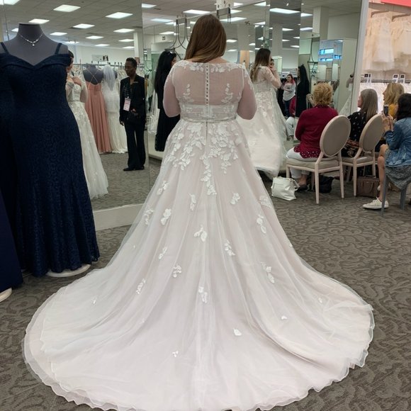 Galina Signature Wedding Gown - Picture 3 of 3